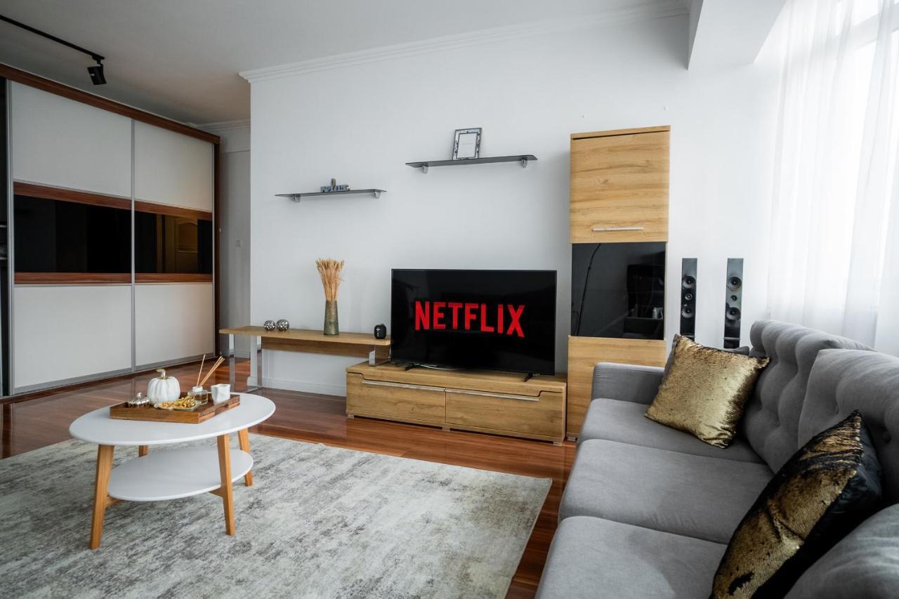 Xo Panoramic Apartment L Jacuzzi L オラデア エクステリア 写真