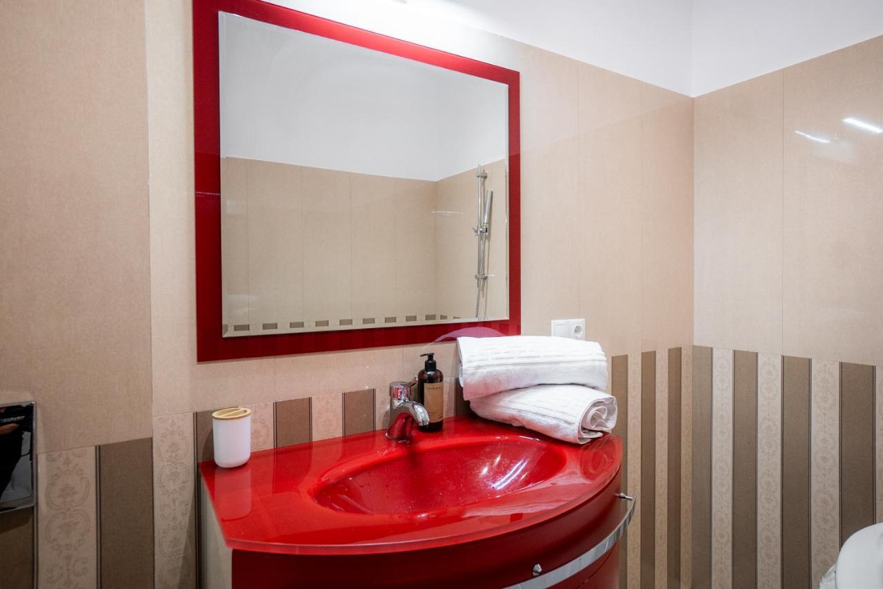 Xo Panoramic Apartment L Jacuzzi L オラデア エクステリア 写真